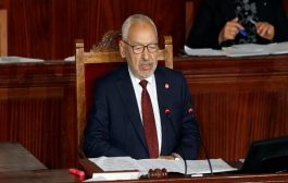 حرب الإخوان على الرئيس التونسي