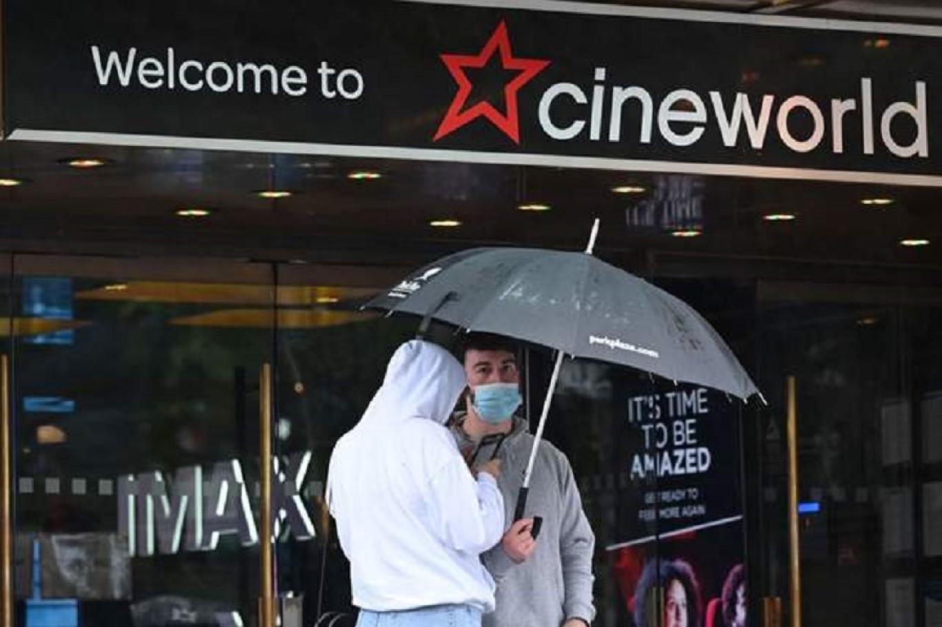بريطانيا تقيل إماما بعد تظاهرات ضد فيلم 