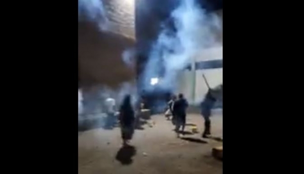 تنديدا بوفاة أحد السجناء .. أحداث شغب بالسجن المركزي في رداع