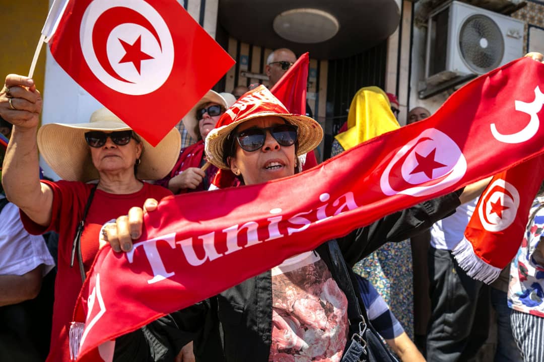 الإعداد للاستفتاء في تونس ماض بصرف النظر عن المطلبيات والأحزاب