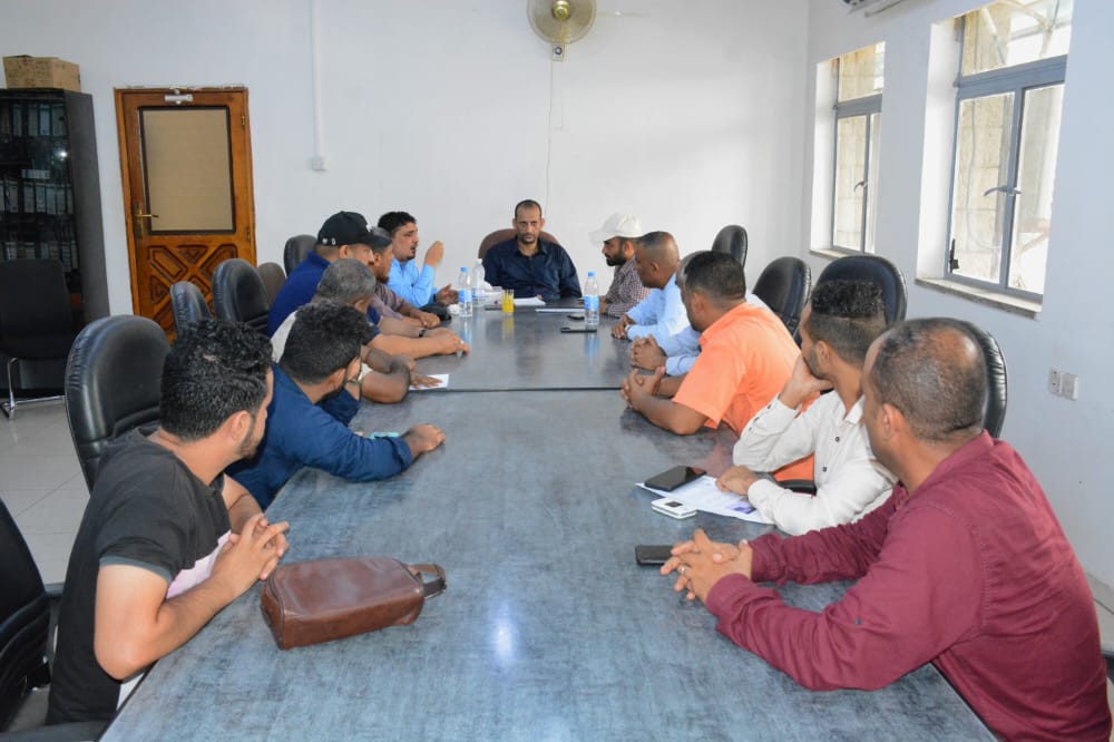 لقاء في عدن يقر حلول ومعالجات لمشكلة المياه لمديرية صيرة