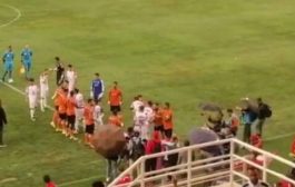 في مشهد نادر.. ممر شرفي مزدوج في الدوري المغربي (فيديو)