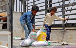 تخفيض جديد لحصص الإعاشة يعمق جوع اليمنيين