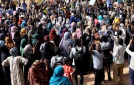 السودان.. المحتجون يفضون اعتصامين في الخرطوم
