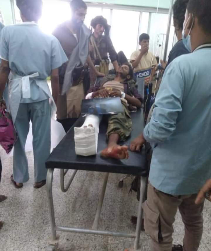 بعد حادثة الحجاج : إصابة جنود في اشتباكات مع متقطعين مسلحين في أبين