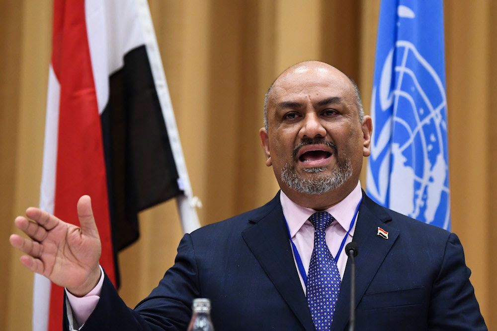 الكاتب خالد اليماني: الكاتب لا يستطيع أن يبدع بلغات متعددة