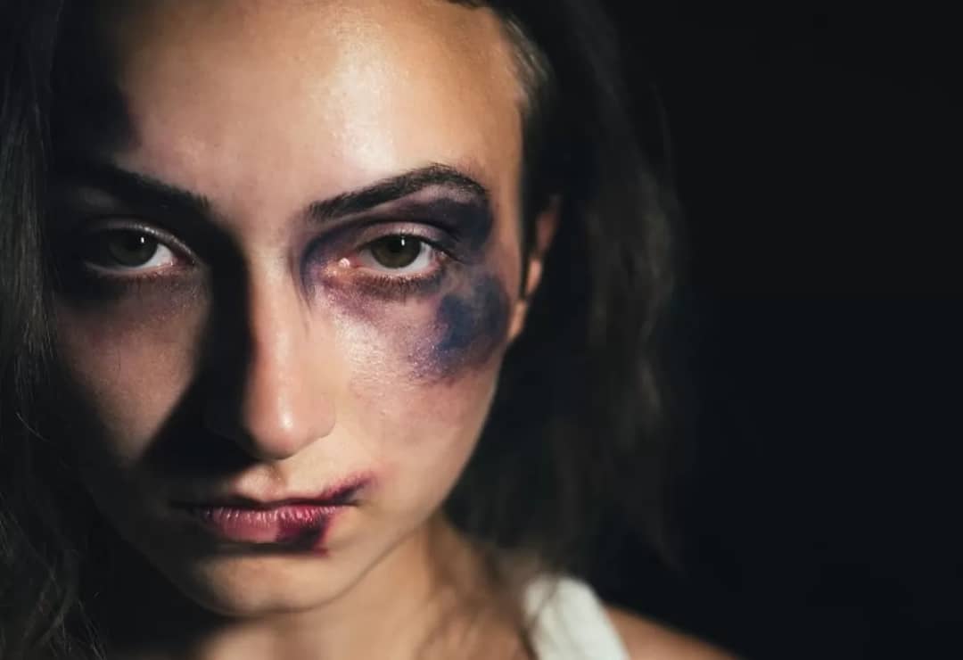 هل الخطاب الديني مسؤول عن تزايد العنف ضدّ المرأة؟