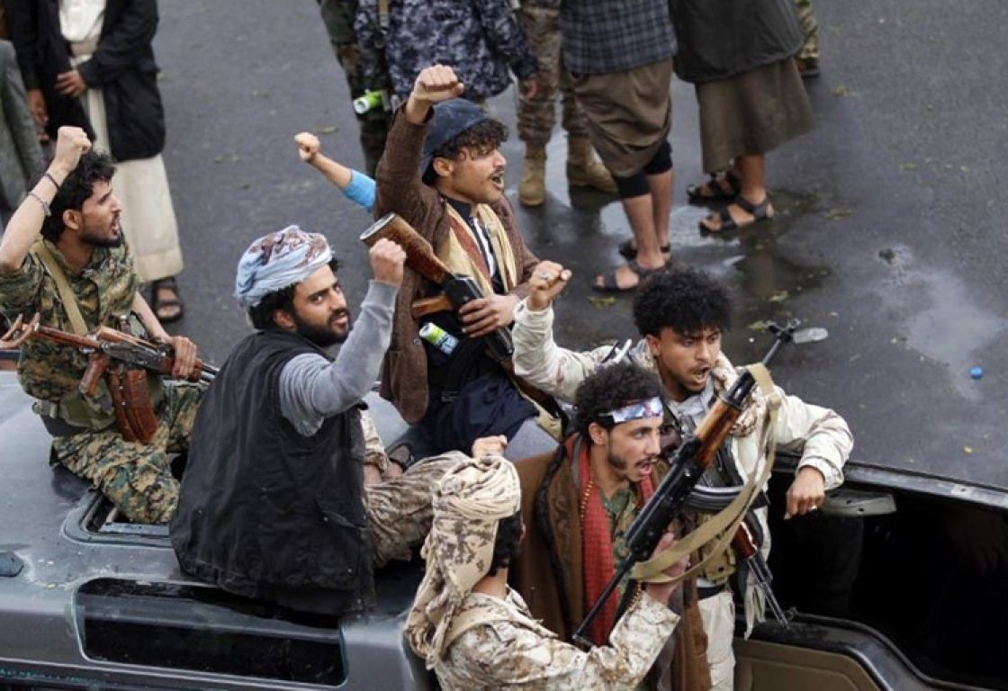 الحوثيون يواصلون حملات الاستيلاء على أموال اليمنيين ... ما الجديد؟