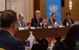 العليمي يرفض مقابلة المبعوث الأممي في عدن والحكومة توافق على تمديد الهدنة