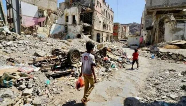 مليشيا الحوثي تفجر منازل مدنية في عمران