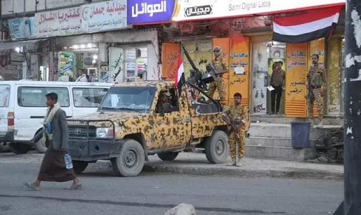سياسيون: أداء سلطة مأرب يُجَّردها من الدعم الشعبي الجنوبي ضد الحوثي