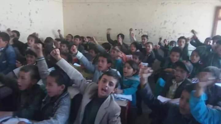 مليشيا الحوثي تلزم مدارس عمران ب