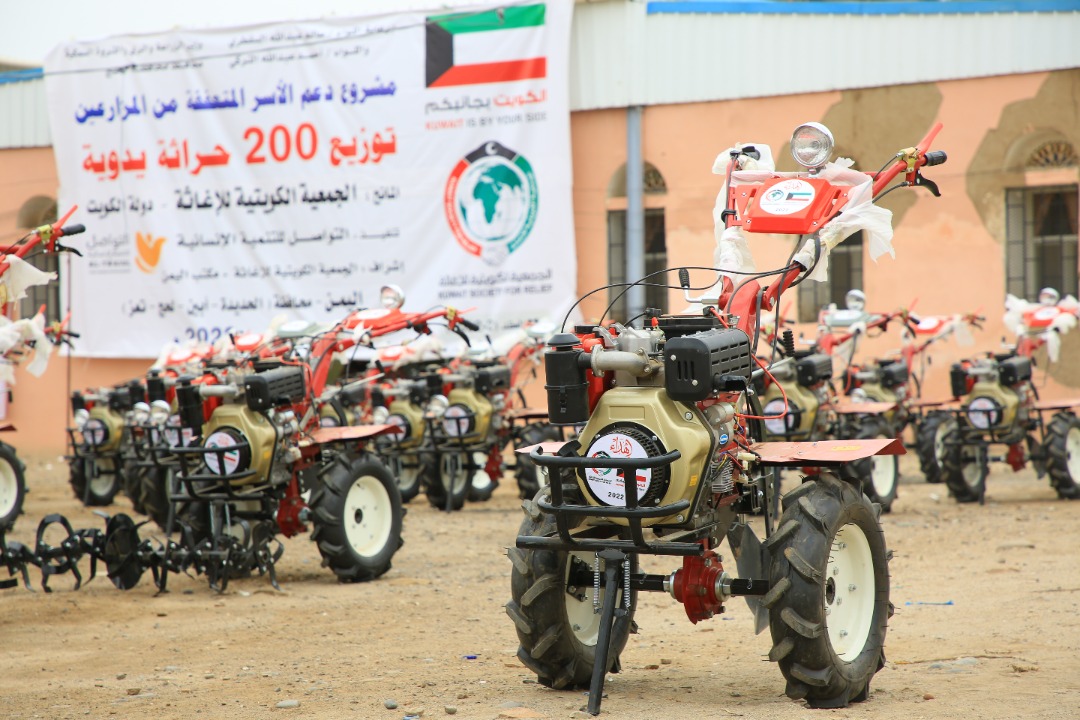 لحج : تدشن توزيع 200 حراثة للمزارعين في اربع محافظات يمنية