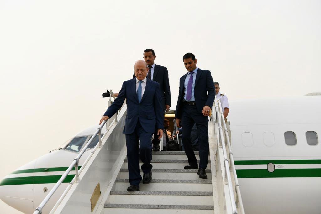 صحيفة دولية : زيارة العليمي إلى الإمارات تضاعفُ إرباكَ إخوان اليمن