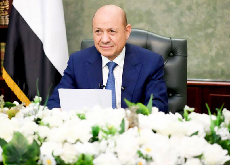 رئيس مجلس القيادة الرئاسي يصل الرياض في زيارة خاصة