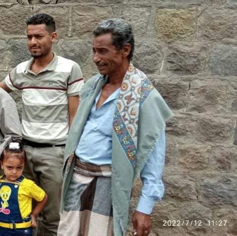 أب يضحي بحياته من أجل طفلته بتعز