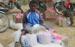 الغذاء العالمي بوزع مساعدات منتهية وغير صالحة للاستخدام الأدمي في عدن وحضرموت