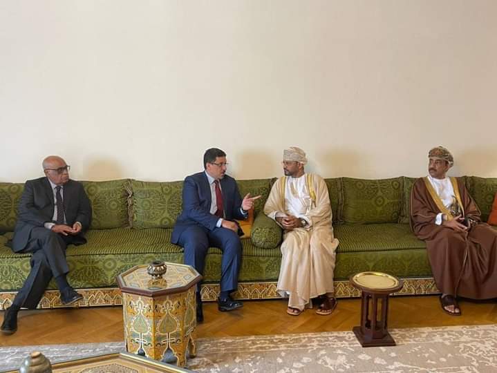 وزير الخارجية مبارك يلتقي نظيره العماني وبحث الوضع اليمني