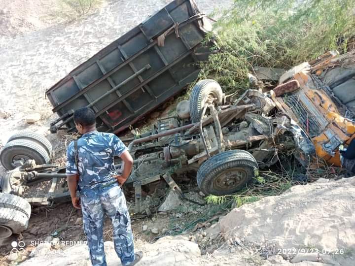 مواطن يلقى مصرعه في حادث مروع بخط حضرموت