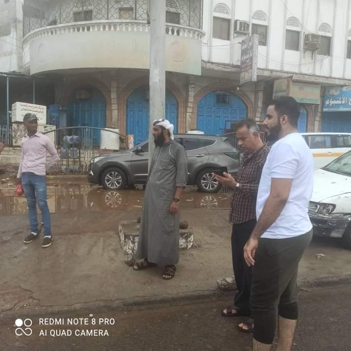 توجيهات بإزالة مخلفات الأمطار التي شهدتها عدن