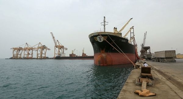 ترحيب دولي بموافقة الحكومة على دخول سفن الوقود لميناء الحديدة