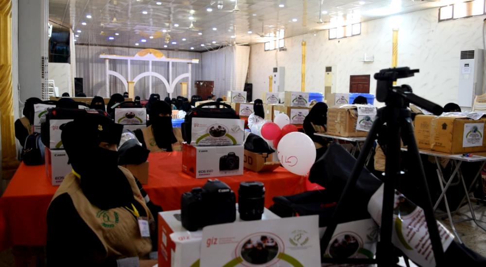 اتحاد نساء اليمن بلحج يسلم حقائب التمكين لـ 20 مستفيدة بالحوطة