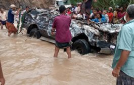 نجاة مواطن وأطفاله من سيول أمطار جرفت سيارتهم بمنطقة بالضالع 