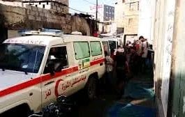 مسلحون ينهبون سيارة اسعاف لمستشفى الثورة بتعز 