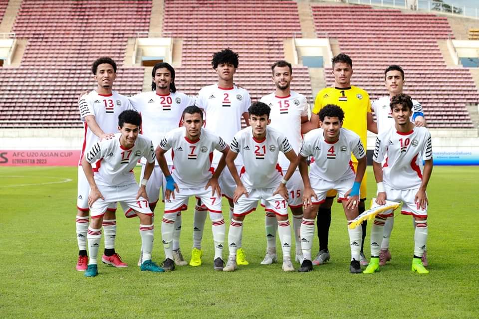 الوزير البكري يقدم دعم لمنتخب الشباب ويعد بمكافأة كبيرة في حال التأهل الى النهائيات