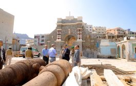 لملس يطلع على اخر اعمال اعادة بناء مبنى رصيف السياح