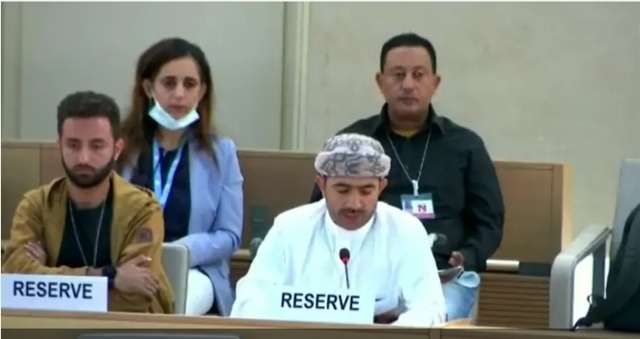 في حديثه لمجلس حقوق الإنسان .. مختطف سابق يفضح الحوثي وما يجري داخل سجونه من تعذيب