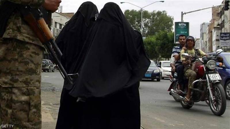 منظمات حقوقية توثيق اعتقال مليشيا الحوثي لمئات النساء والزج بهن في سجونها