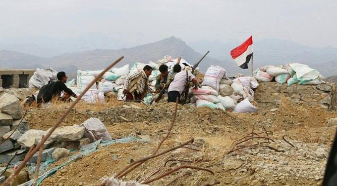 مواجهات عنيفة بين قوات حكومية والحوثيين بتعز