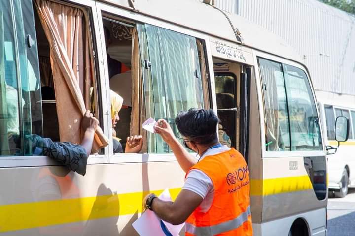 انطلاق أول رحلة للعودة الإنسانية الطوعية للمهاجرين الإثيوبيين من صنعاء