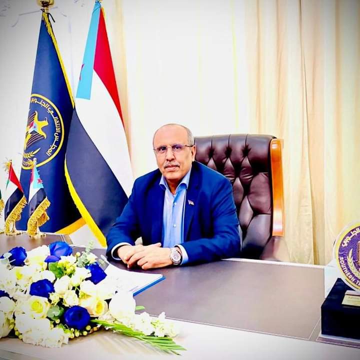 المتحدث الرسمي للمجلس الانتقالي.. نحتفظ بحق الرد حول هجوم مليشيا الحوثي على ميناء الضبه 