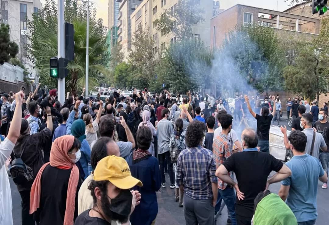 كيف تختلف التظاهرات الإيرانية عن سابقاتها؟