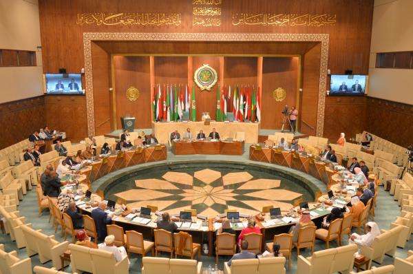 البرلمان العربي: المجتمع الدولي يتحمل مسؤولية هجوم الحوثي على ميناء الضبة