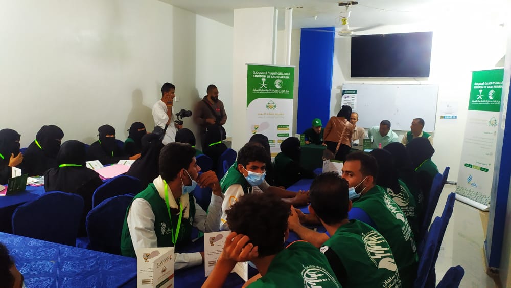 بتمويل مركز الملك سلمان مؤسسة يماني تدشن مشروع كفالة الايتام وتمكين أسرهن اقتصاديا بلحج