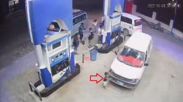 مشهد من اليمن كاد يؤدي لكارثة.. طفل ينجو من الدهس بأعجوبة