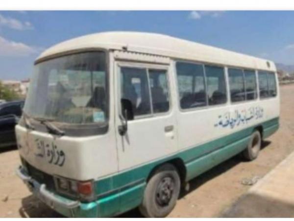 مليشيا الحوثي تنهب حافلة لنادي رياضي عريق بصنعاء