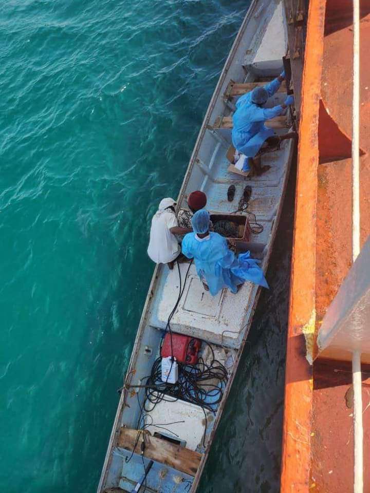 إصابة العمال من الجنسية الهندية جراء القصف الحوثي على ميناء قنا