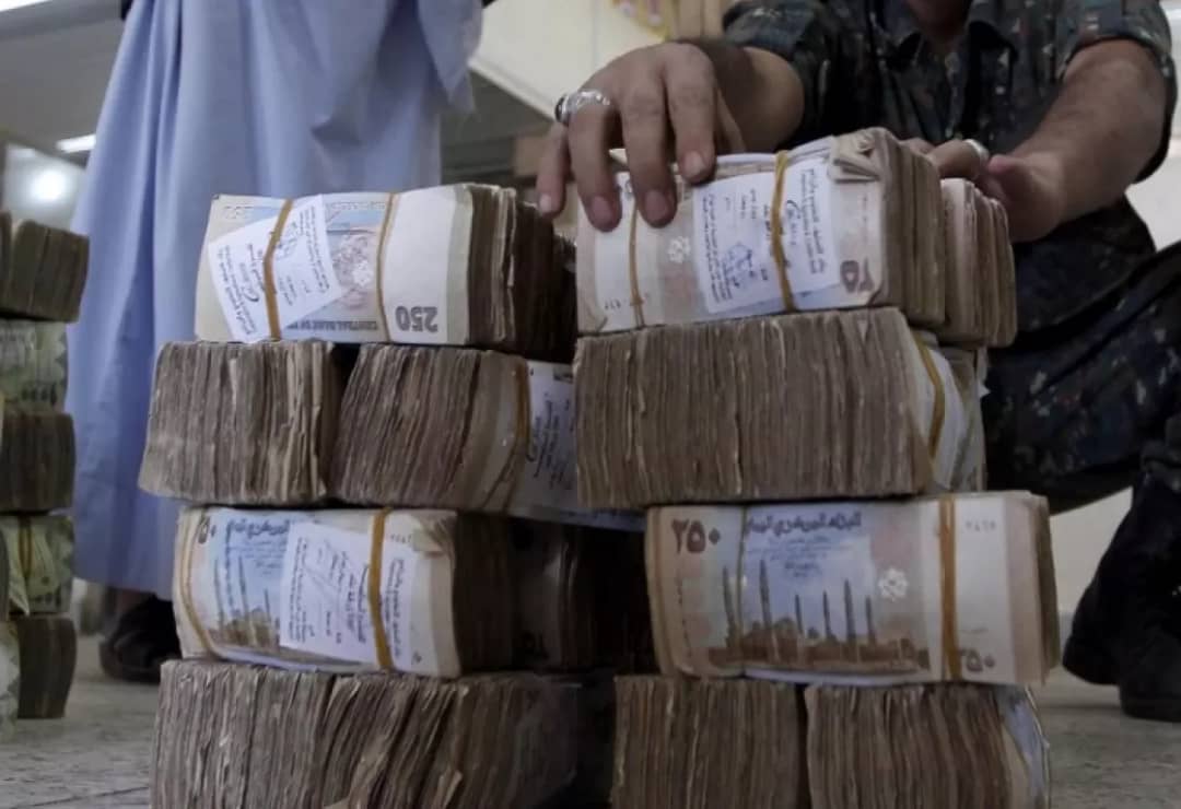 من أين جاؤوا بها؟ .. موارد مالية ضخمة في يد الحوثيين