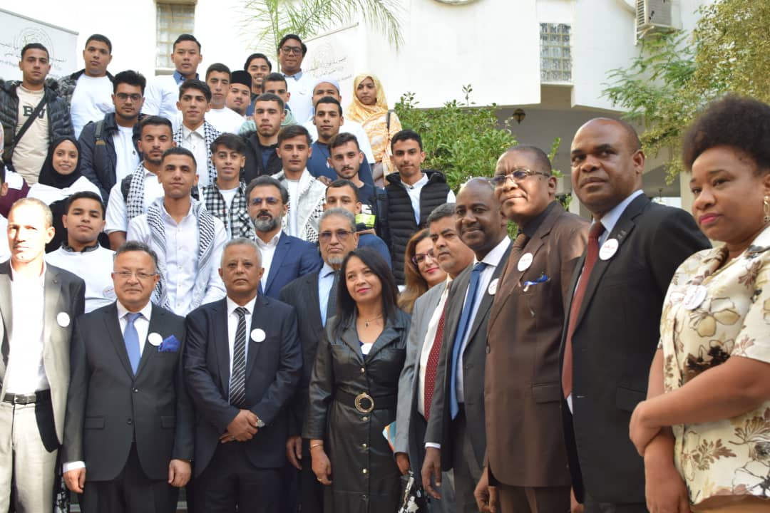 الملحقية الثقافية لسفارة اليمن تشارك في حفل تدشين العام الدراسي بالجزائر