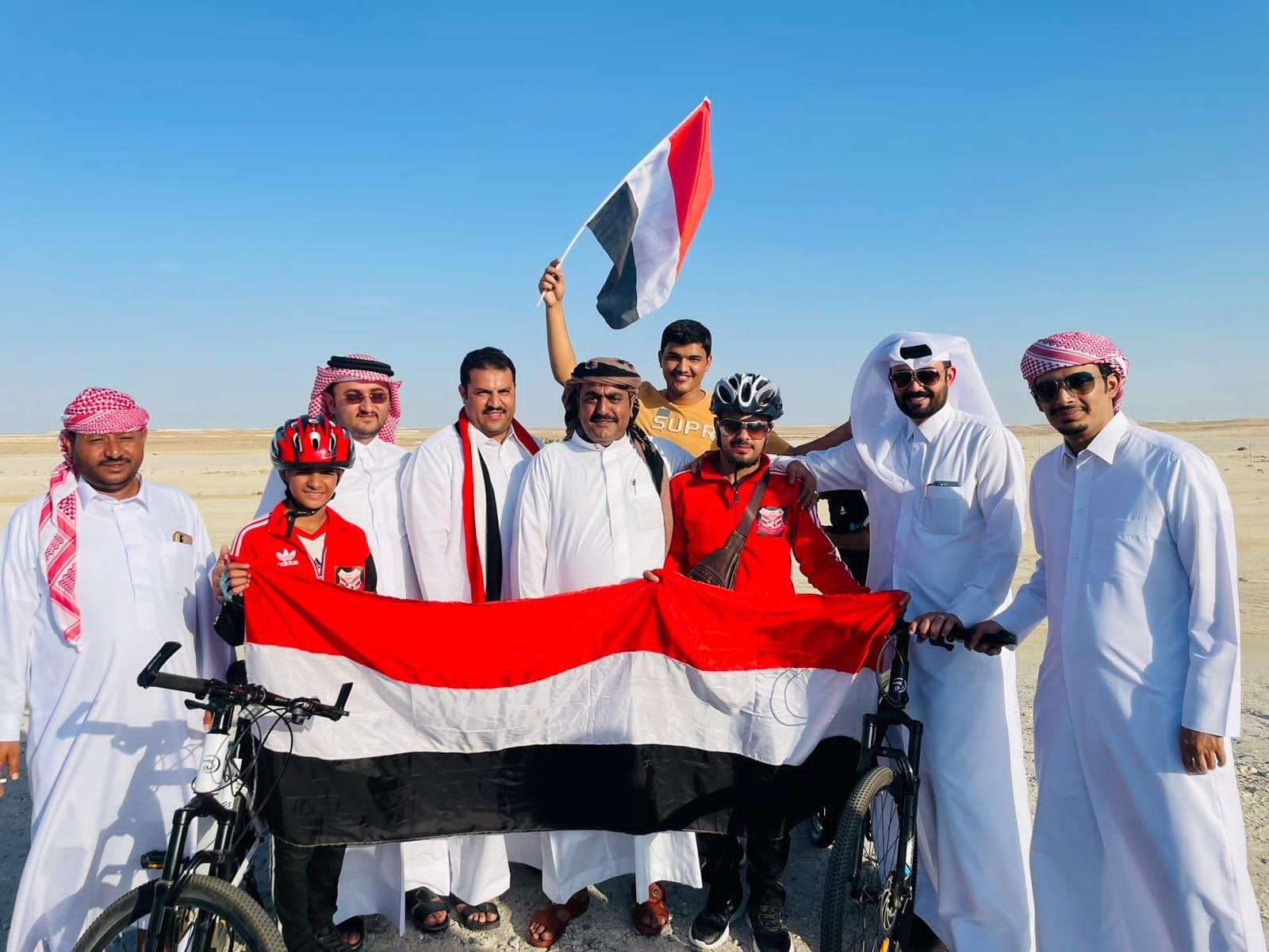 وصول شقيقان يمنيان إلى قطر على متن دراجتين هوائيتين ..فكم استمرت رحلتهم ؟