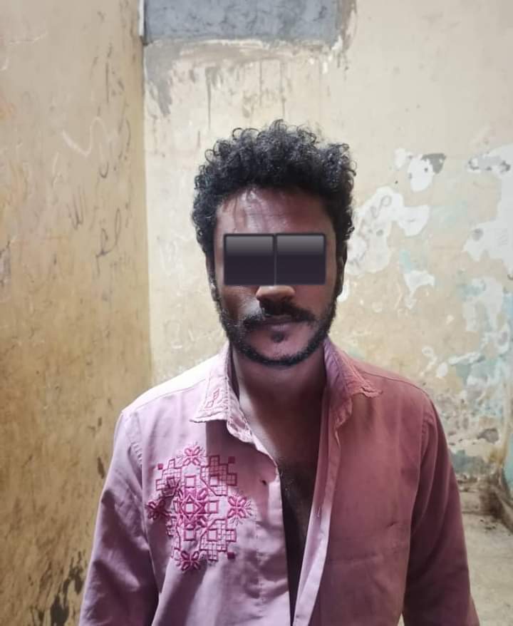 شرطة البريقة تلقي القبض على شخص قتل مواطن ذبحاً بالحديدة