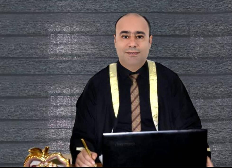 الدكتوراه بامتياز في القانون العام للباحث/ منير احمد محمد السقاف
