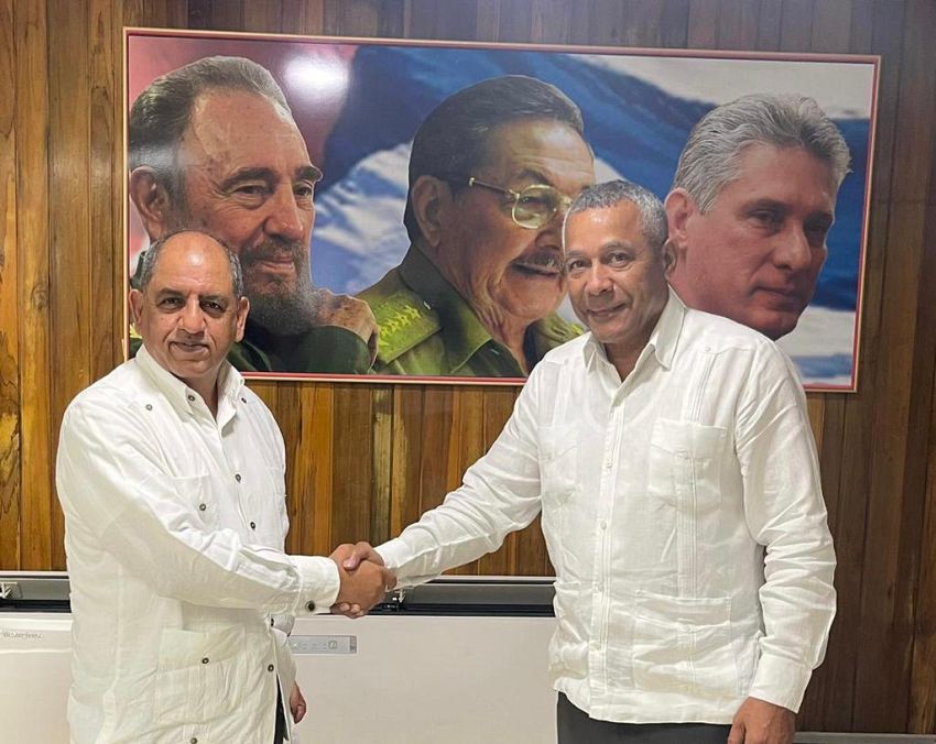ناشر يلتقي رئيس العلاقات الدولية بالحزب الشيوعي الكوبي