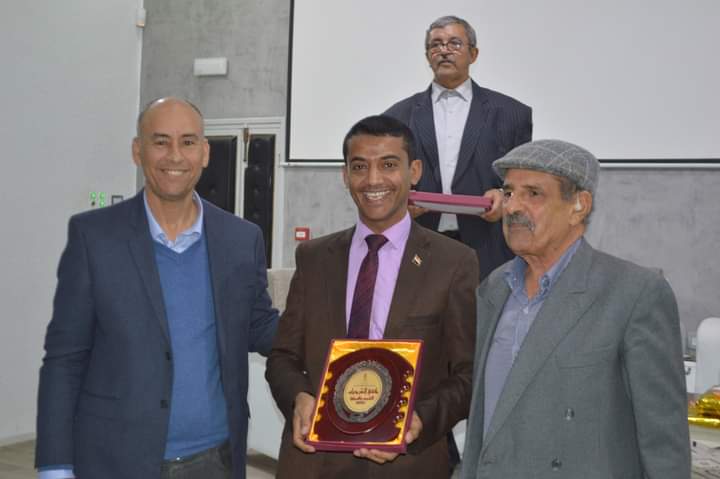 جمعية الرابطة القلمية بتونس تكرم الباحث والناقد اليمني ماجد قائد