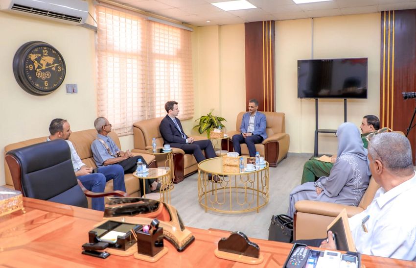 محافظ عدن يلتقي مدير مكتب المبعوث الأممي في عدن