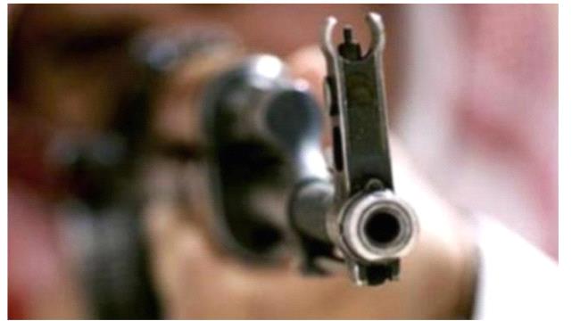 مواطن يقتل 3 أشخاص من أسرة واحدة في إب